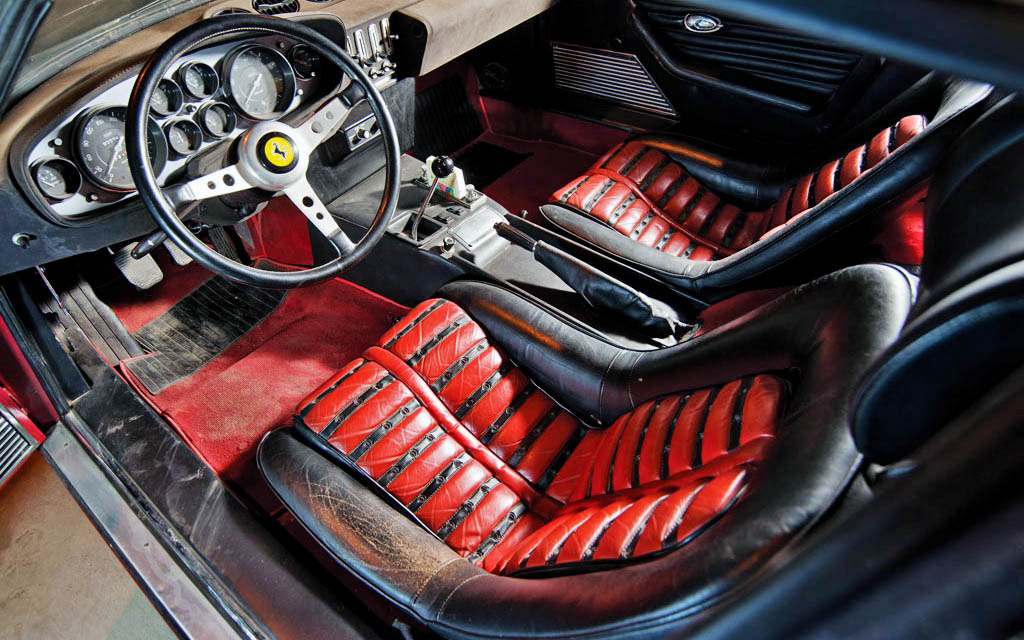 Ferrari Daytona Interior