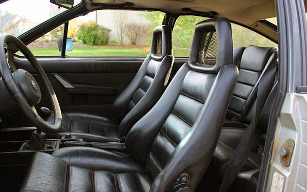 Alfa GTV6 Interior