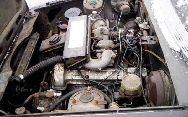 Triumph V8
