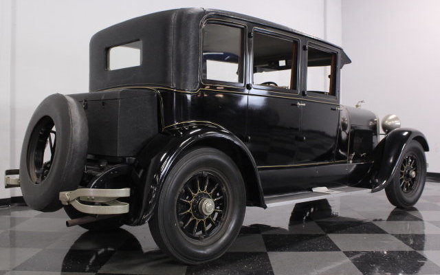 1927 Lincoln trunk