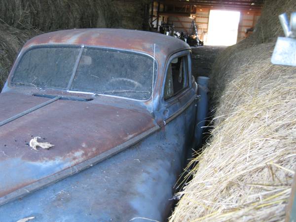 '46 Dodge left front