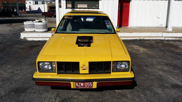 '77 Olds race front