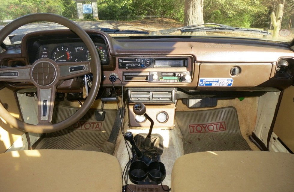1983 Toyota Hilux Sr5 Southern Survivor