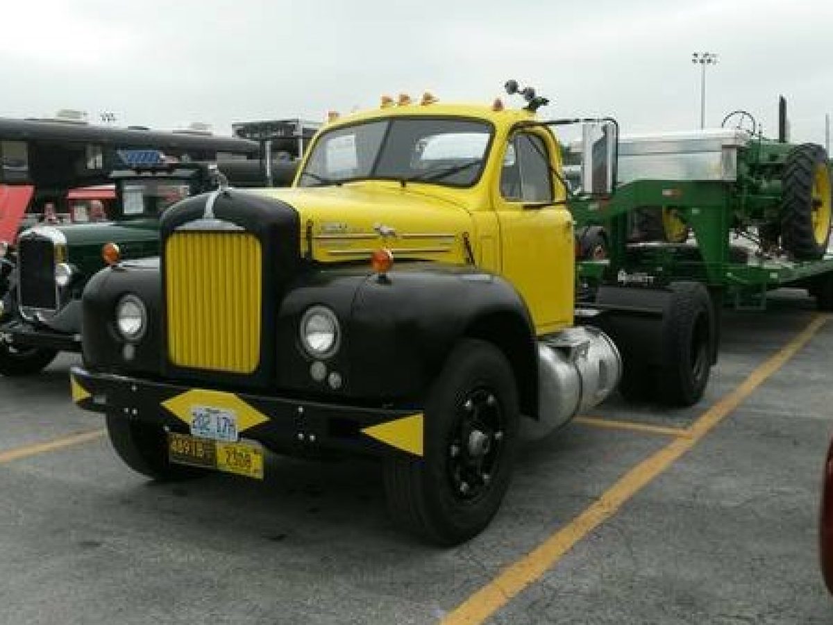 1959 Mack B-61 Is Ready To Roll | Barn Finds