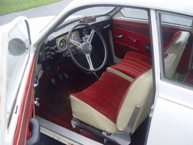 '66 Saab int.