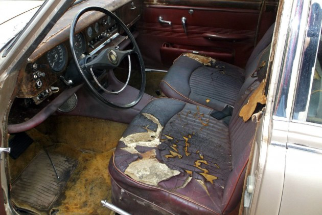 1964 Jaguar S-Type Interior