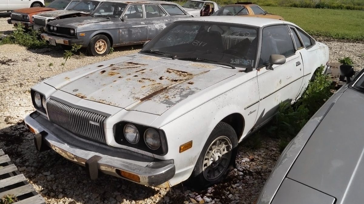 042516-Barn-Finds-1976-Mazda-
