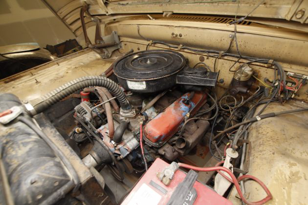 Dodge 318 V8