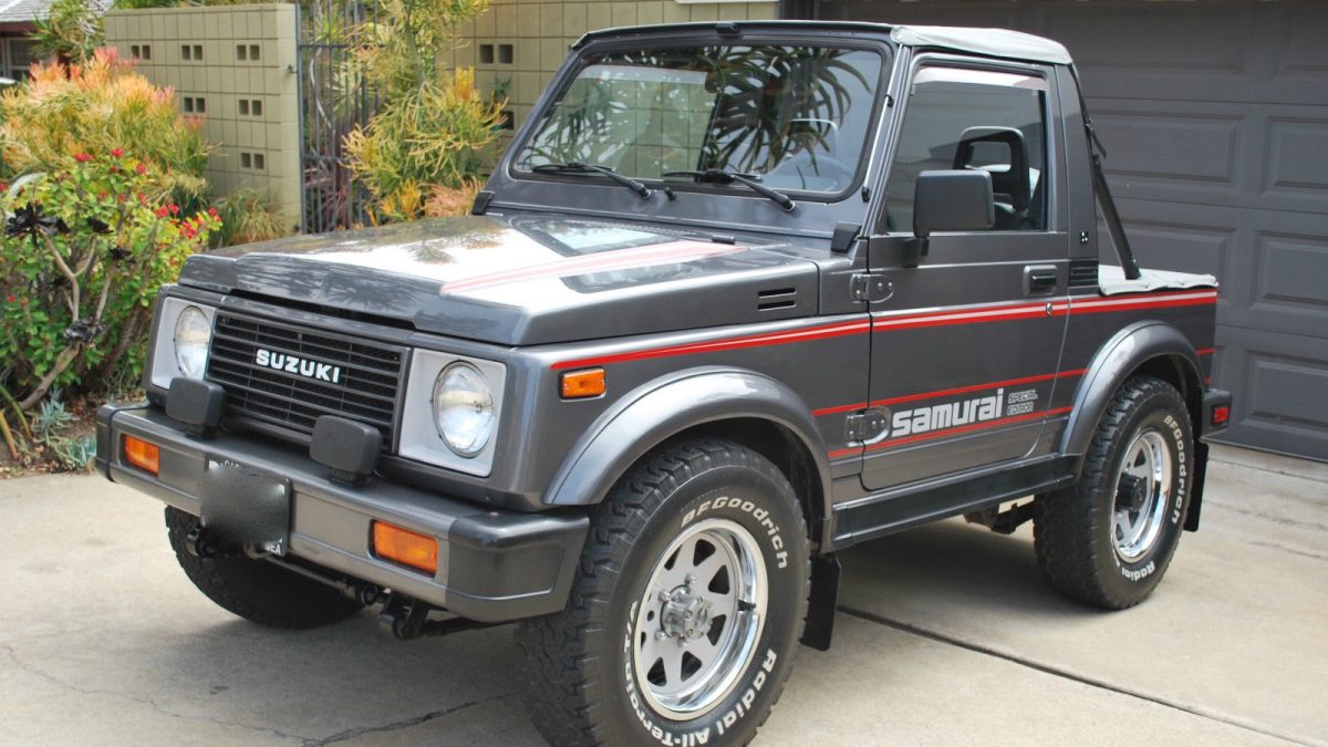 070616-Barn-Finds-1987-Suzuki-