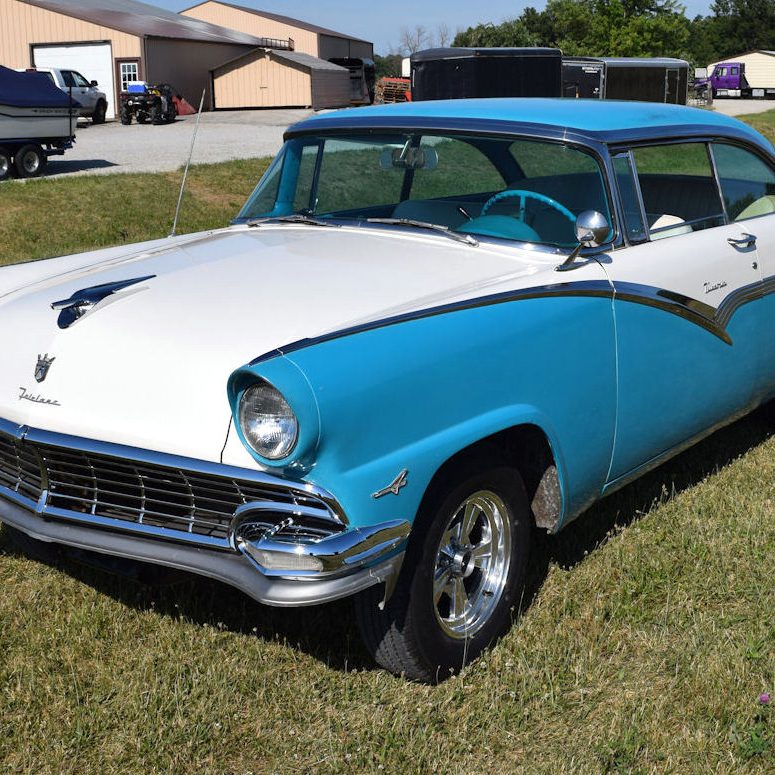 1956-Ford-Fairlane-Victoria-