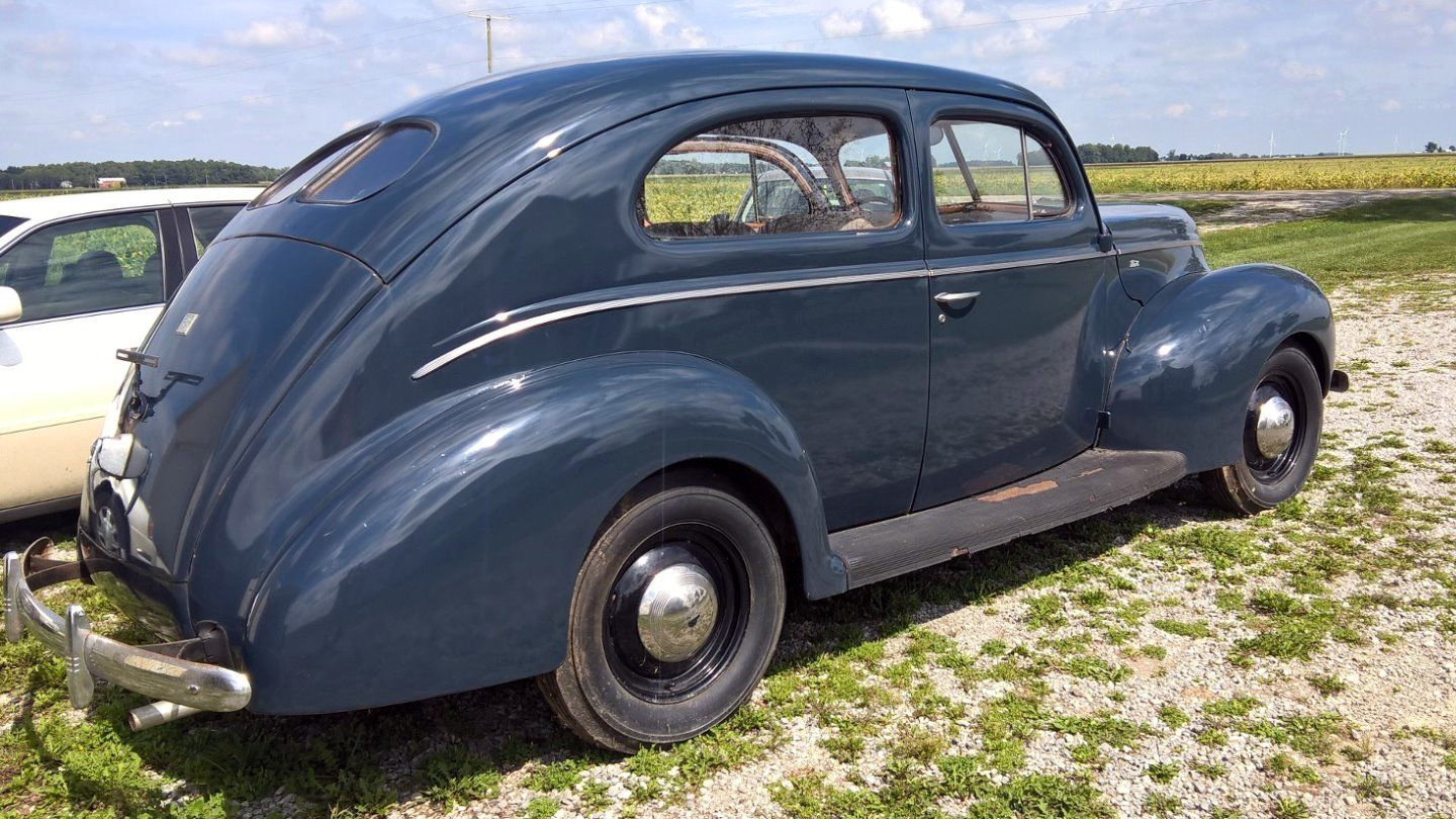 1940 Ford 2 Door Sedan