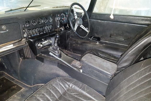 1972-jaguar-e-type-interior