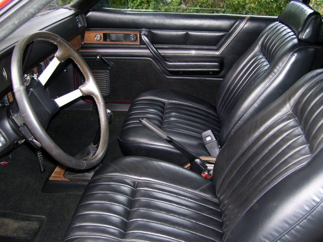 1981-detomaso-024-interior