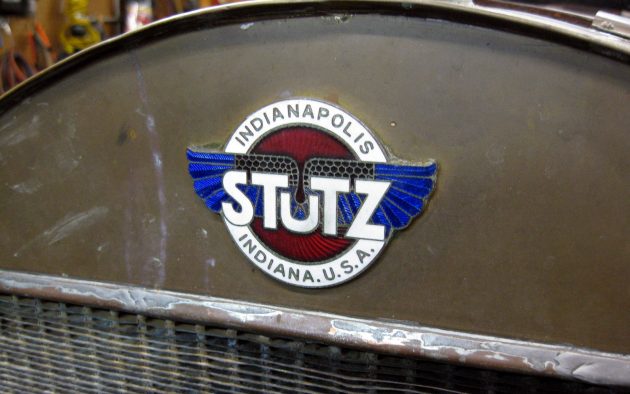 stutz-grill-badge