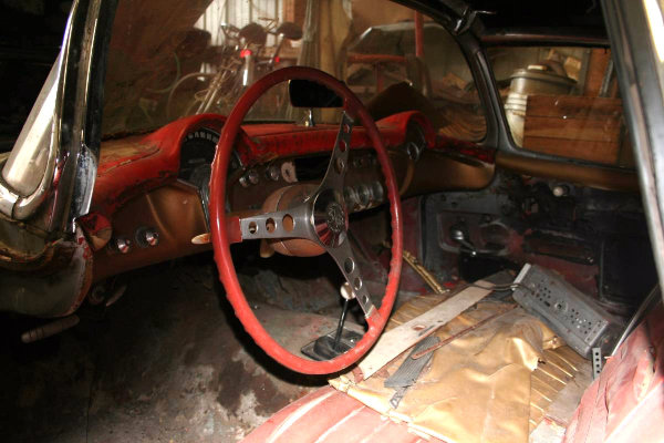 1957-corvette-fuelie-interior