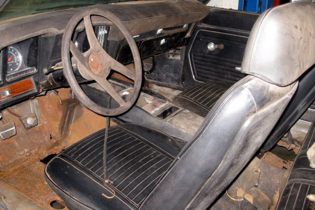 1969-camaro-z28-interior