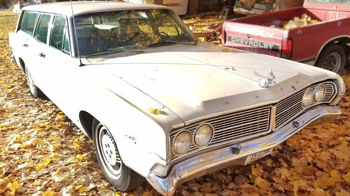 Non-Woody Wagon: 1968 Ford Country Sedan | Barn Finds