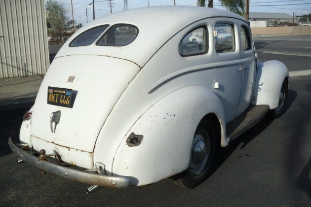 40-ford-deluxe-2