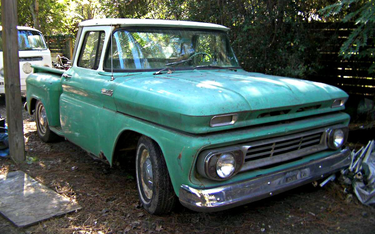 Teal Appeal: 1962 Chevrolet SWB truck