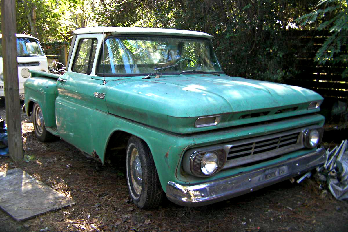 Teal Appeal: 1962 Chevrolet SWB truck