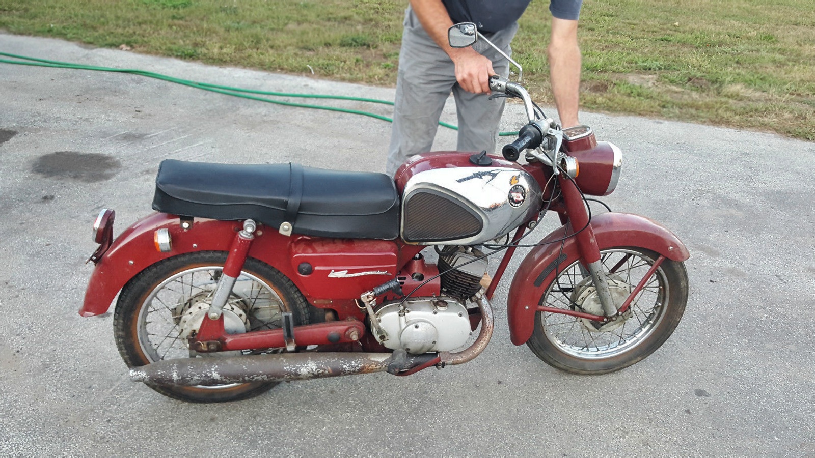 1st Year: 1962 Kawasaki 125 B8 | Barn