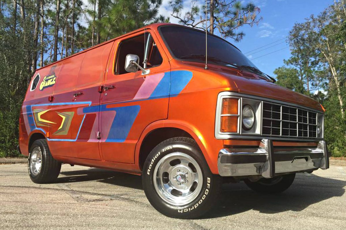 83-Dodge-Ram-150-van-1-