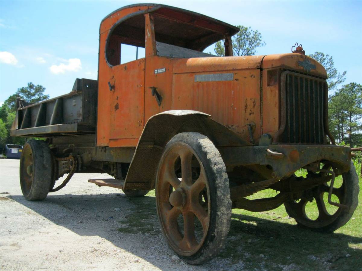 Chain Smoker: 1923 International Dump Truck
