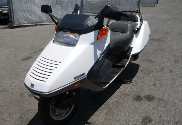 Maxi Scooter: 1986 Helix | Barn