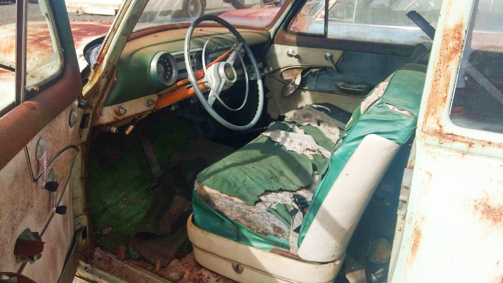 Tennessee Salvage Yard 10 Barn Finds