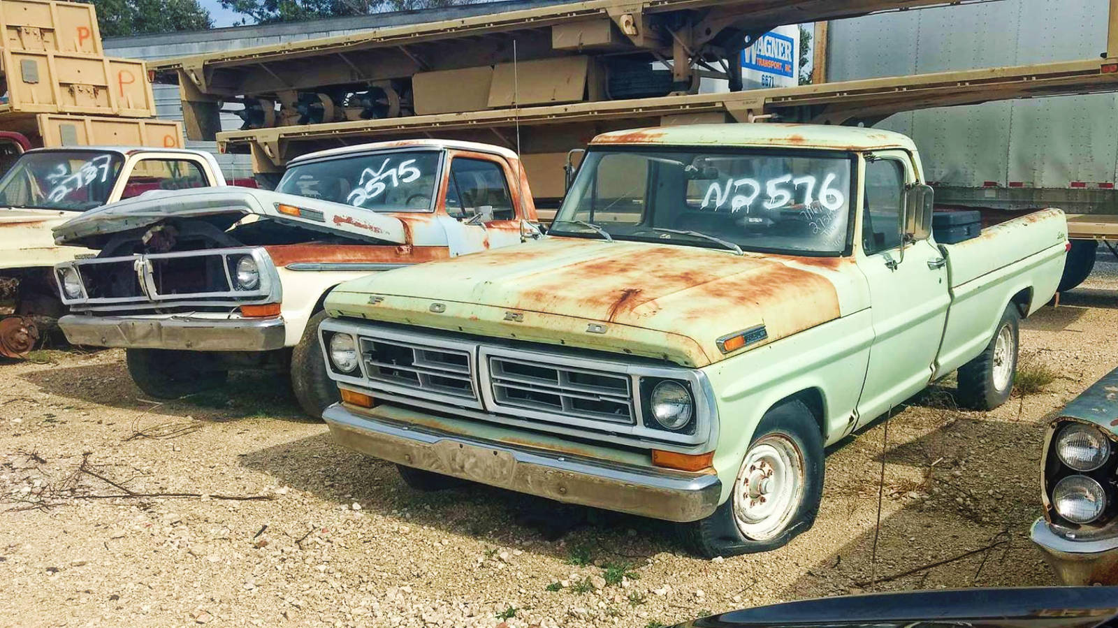 Tennessee Salvage Yard (24) | Barn Finds