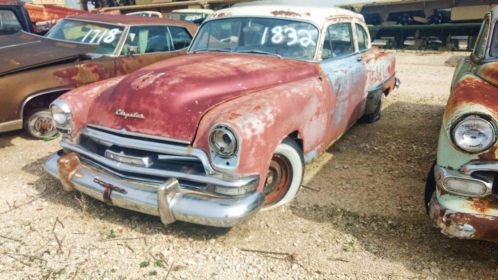 Tennessee Salvage Yard (30) Barn Finds