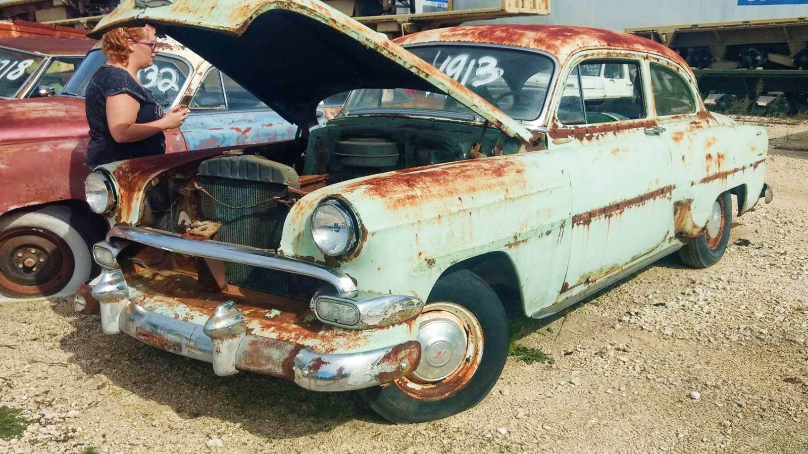 Tennessee Salvage Yard (42) Barn Finds