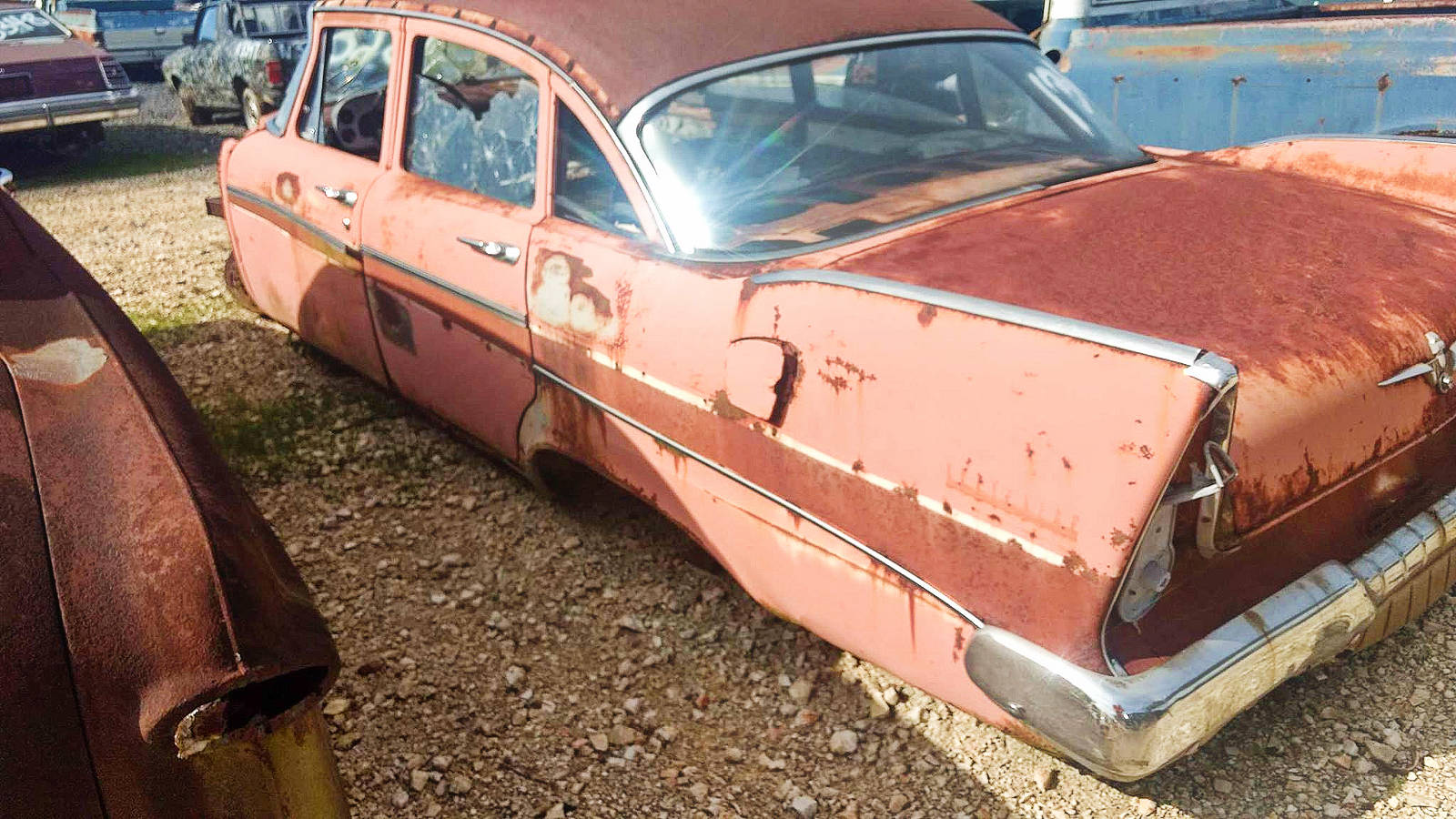 Tennessee Salvage Yard 44 Barn Finds