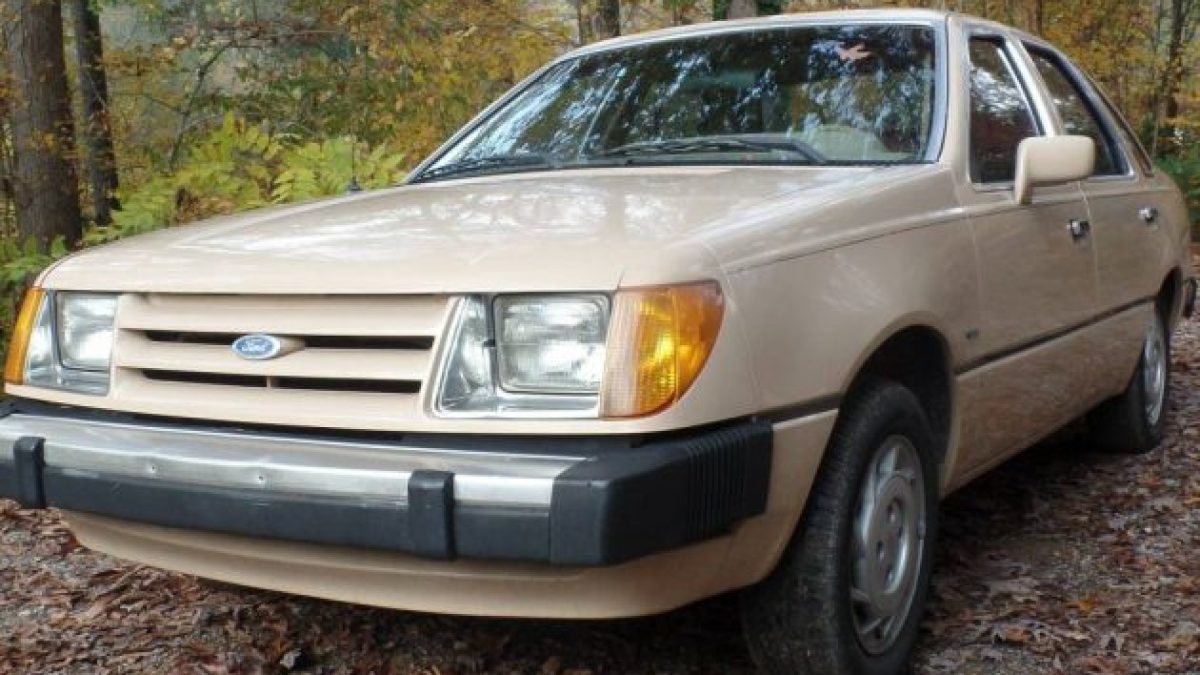 1984年 サモア ワンタラ ピーフォート 1984-Ford-Tempo-630x365-1-