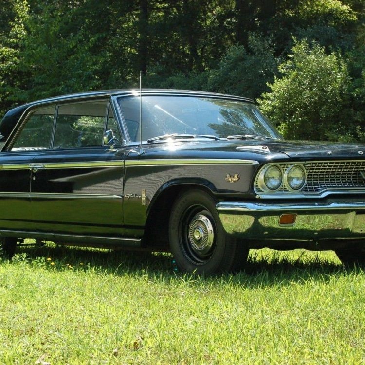 1963-Ford-Galaxie-500XL-