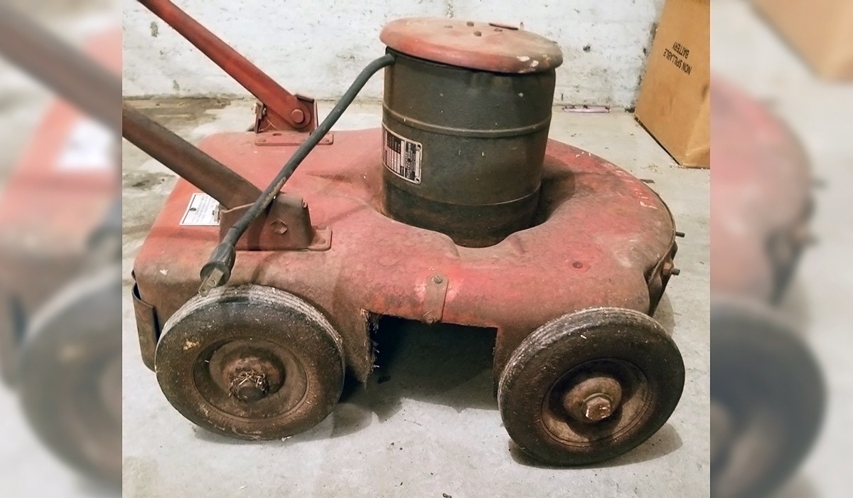 111518 1950s Dunlap electric lawn mower 3 Barn Finds