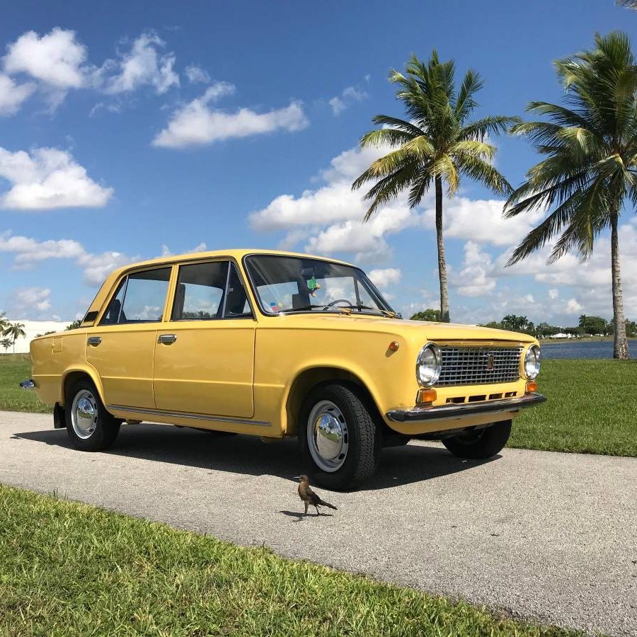 ビンテージカー！！ lada-1-1-900x900.jpg