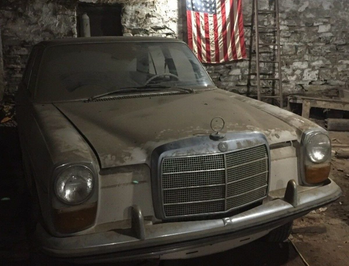 Modèle Réduit Mercedes 220 D 1968 échelle 1:4 - Métal, Couleur Noire, Neuf Sans Notice