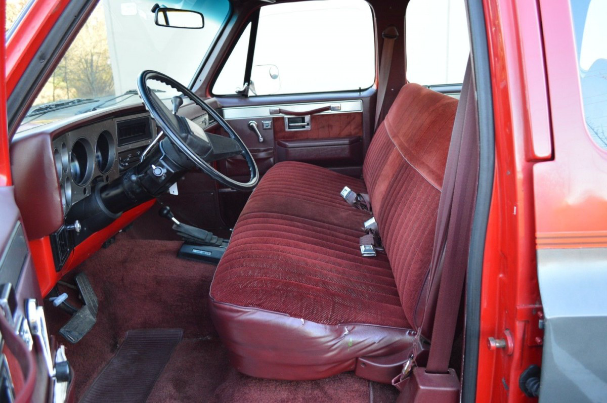 suburban interior | Barn Finds