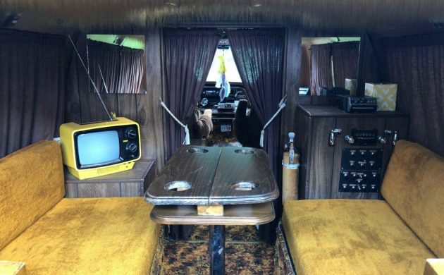 Custom-1976-Ford-E-Series-Van-Interior-2-630x390.jpg