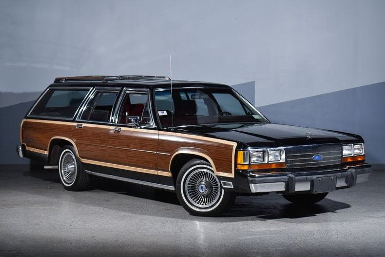  Sobreviviente impecable Ford LTD Country Squire
