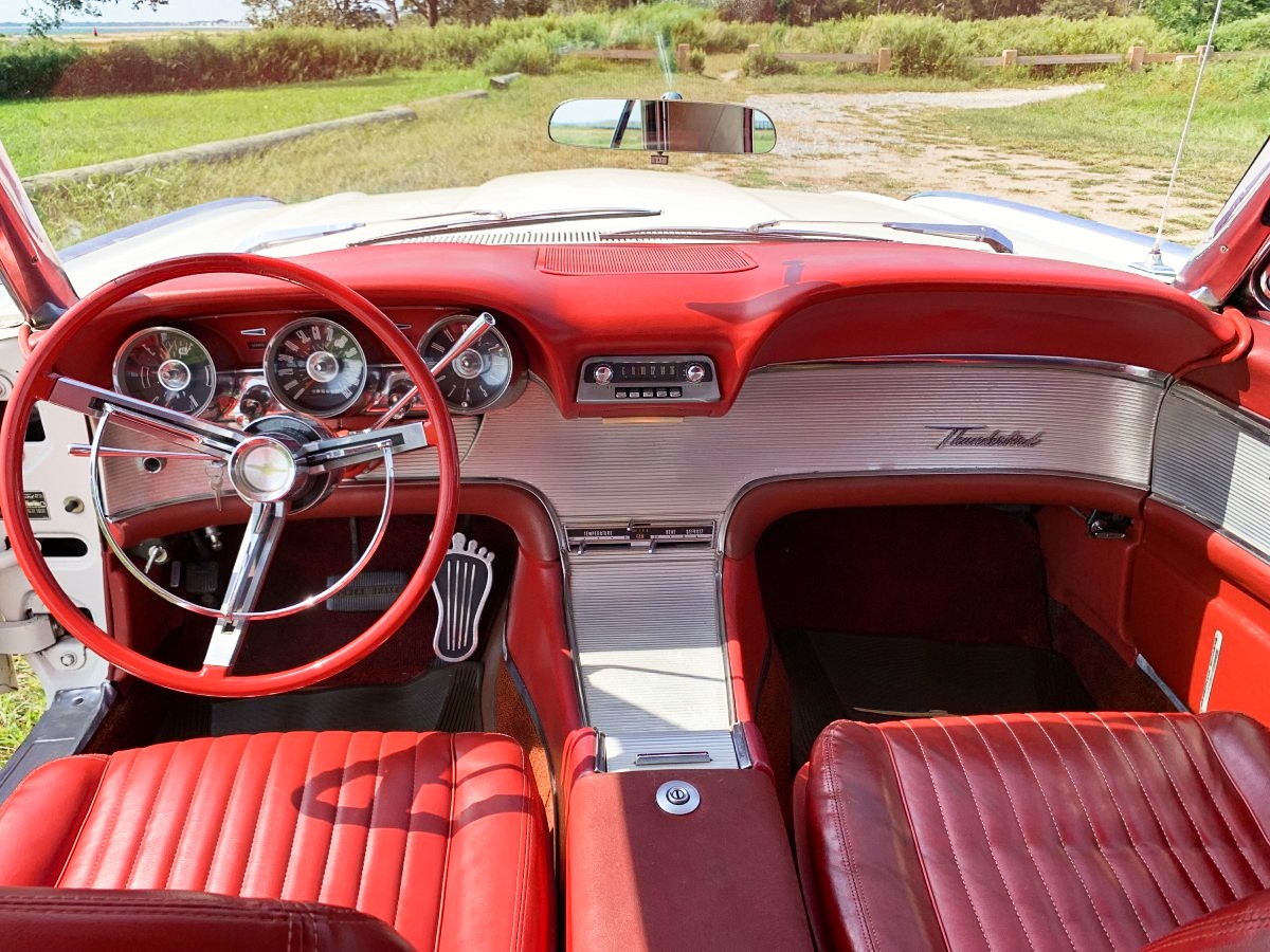 picture of 1961 thunderbird