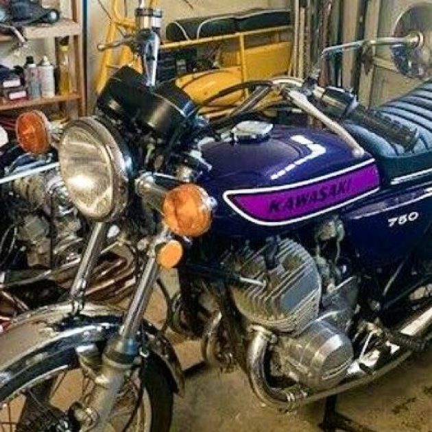 1975-kawasaki-H2-