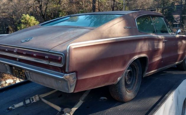 Factory L Code 440: 1967 Dodge Charger | Barn Finds