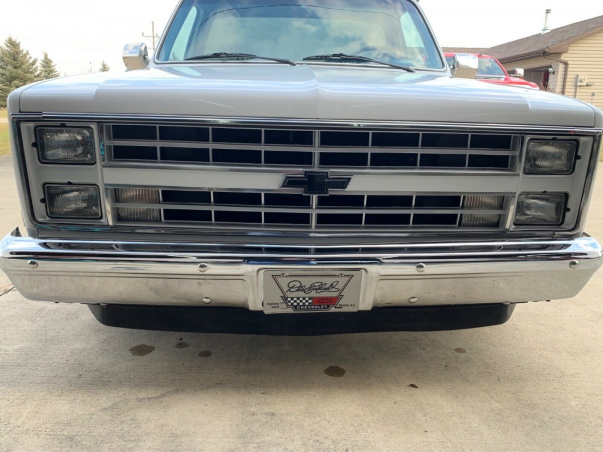 LS-Powered 1986 Chevrolet C10 Front | Barn Finds