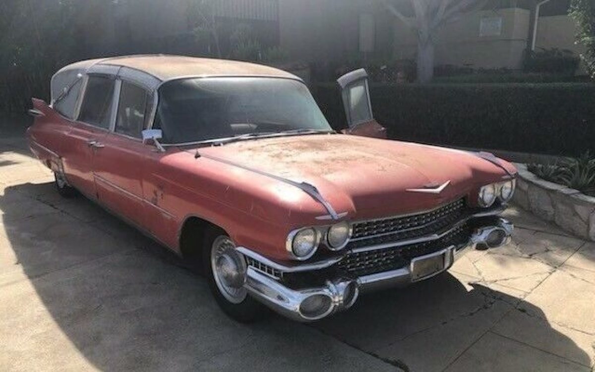 1959-Cadillac-Superior-Hearse-