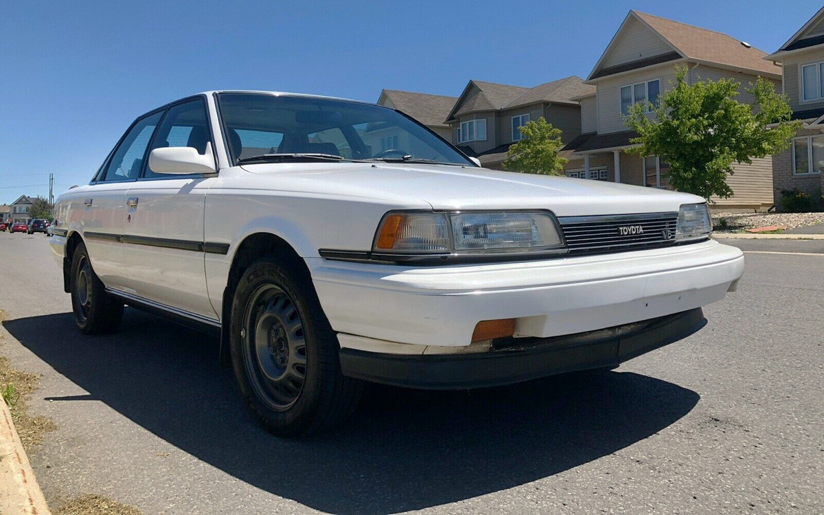 Toyota camry 1989