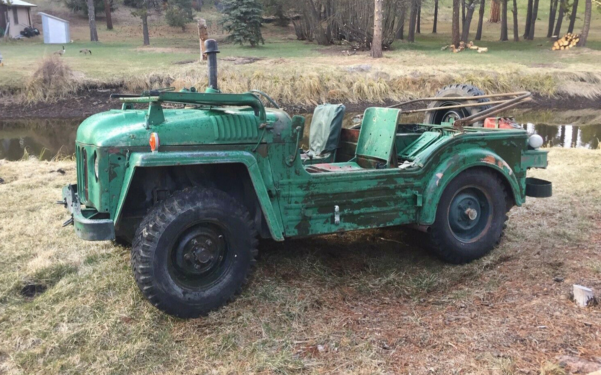 041320 1954 Austin Champ 2 Barn