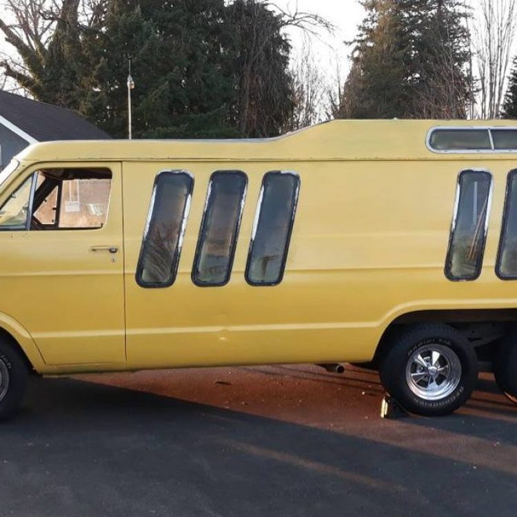 Groovy Six-Wheeler: 1978 Dodge B200 Custom Van | Barn Finds