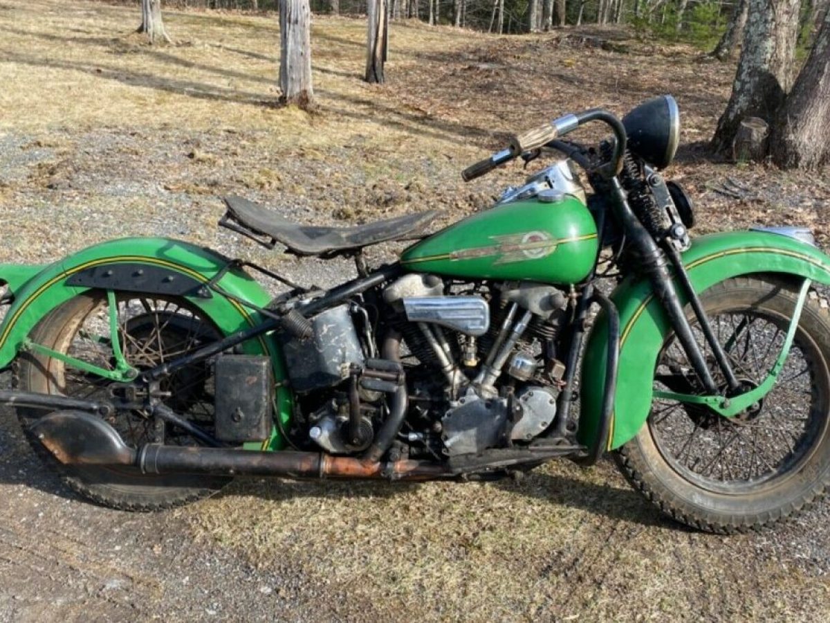 【Em】Harley Davidson 38 green-harley-side-
